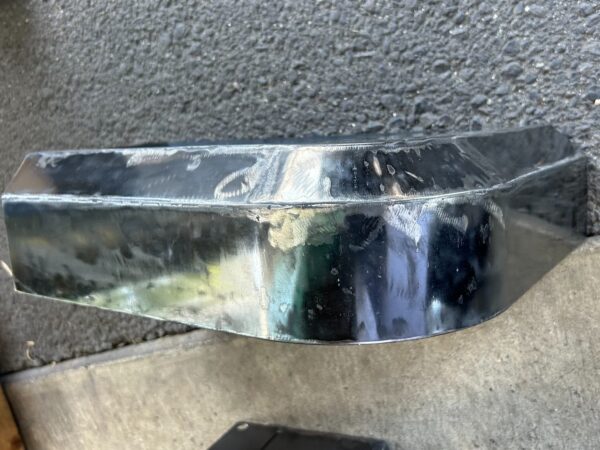 コンベア用チェーンカバー部品