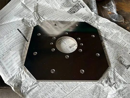 鋼材の穴あけ加工の概要や種類をご紹介 | 短納期で対応できる当社の特徴 | 三重・愛知・岐阜 鋼材加工まるごと受託センター.com 鋼材の穴あけ加工の概要や種類をご紹介 | 短納期で対応できる当社の特徴 | 三重・愛知・岐阜 鋼材加工まるごと受託センター.com